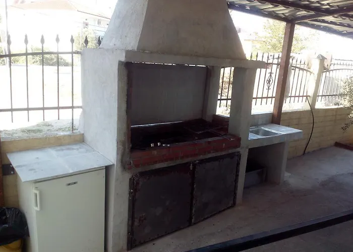 Kapsalas 尼亚米卡尼奥纳